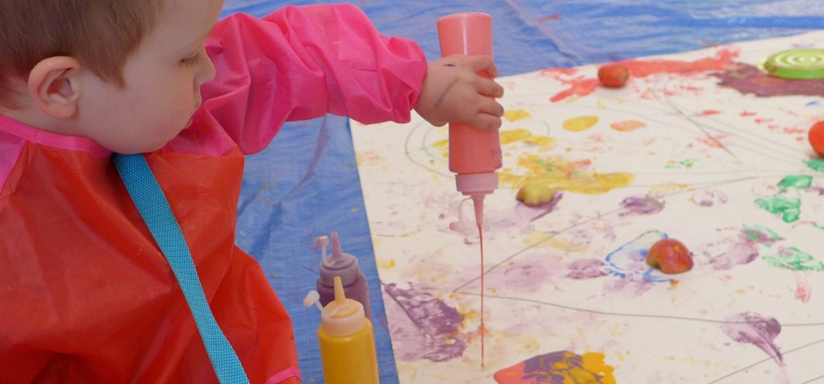 What are the Benefits of Messy Play Classes?